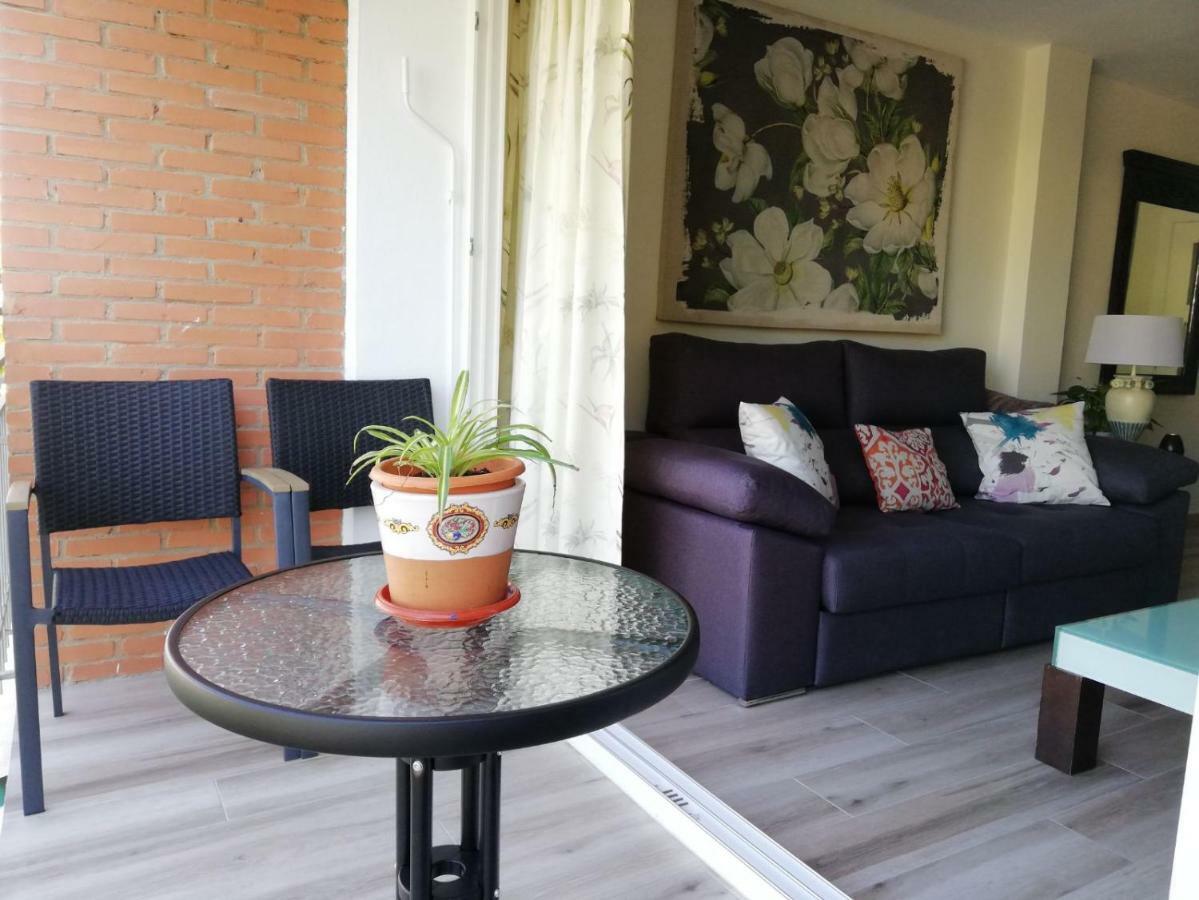 Apartamento Aurora Малага Екстериор снимка