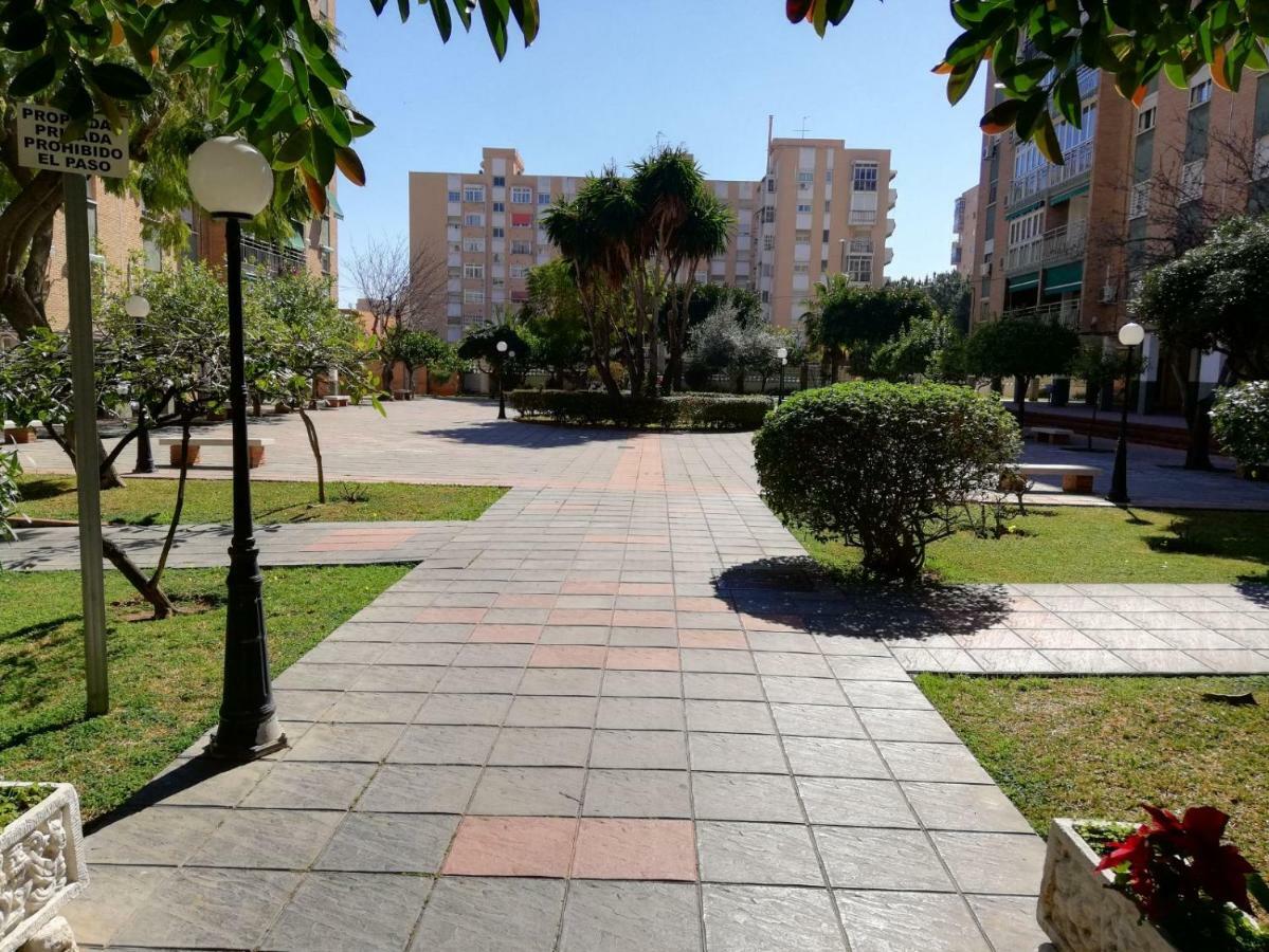 Apartamento Aurora Малага Екстериор снимка