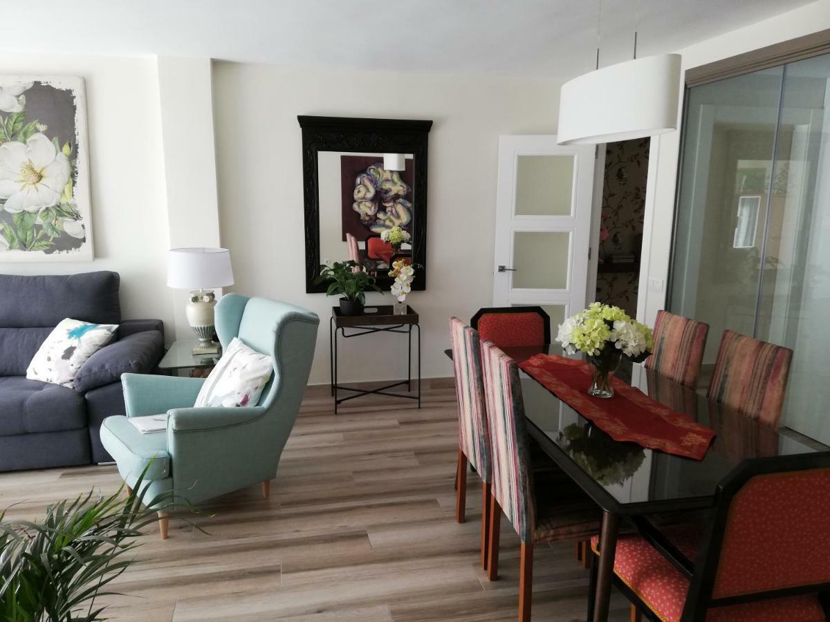 Apartamento Aurora Малага Екстериор снимка